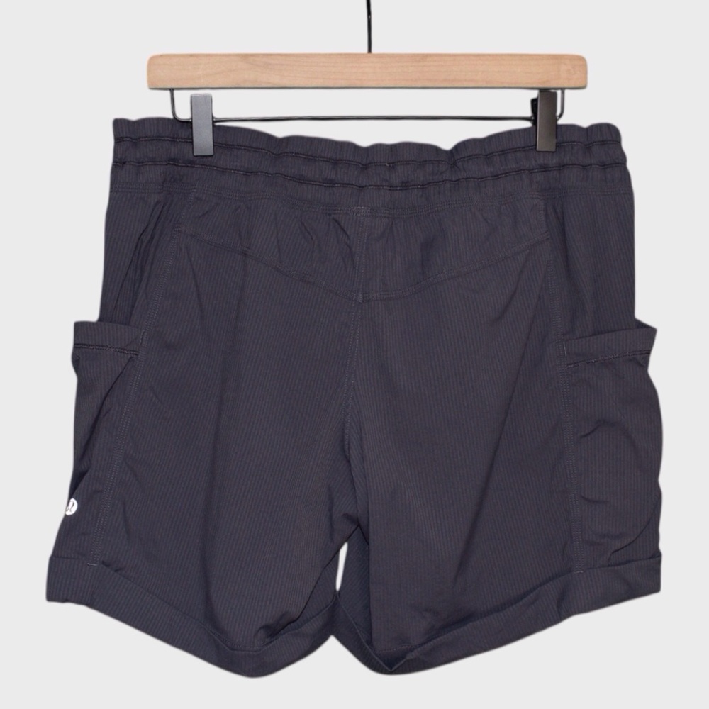 Lululemon Drawstring Cuffed Hem Athletic Shorts - image 2